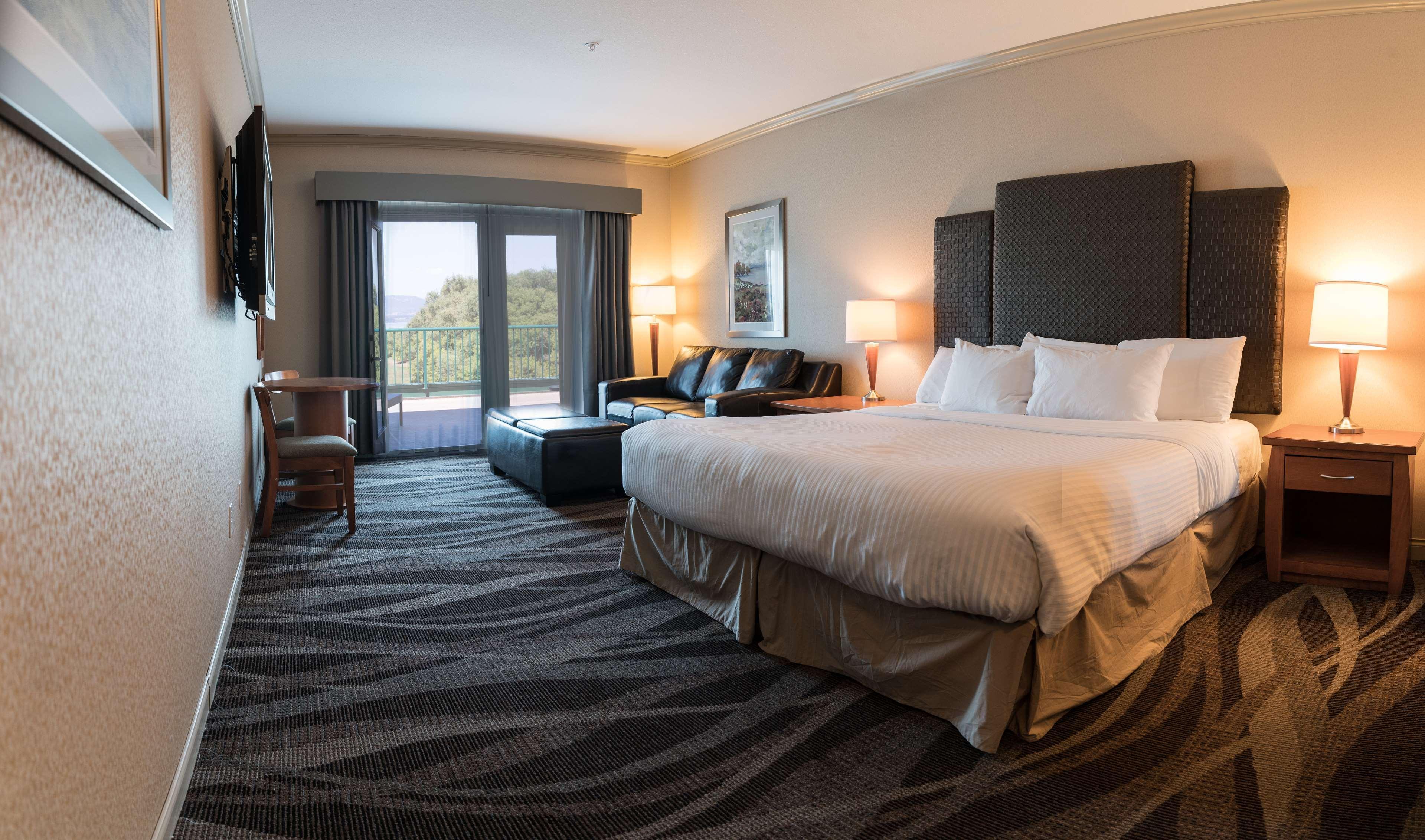 Prestige Harbourfront Resort, Worldhotels Luxury Salmon Arm Room photo