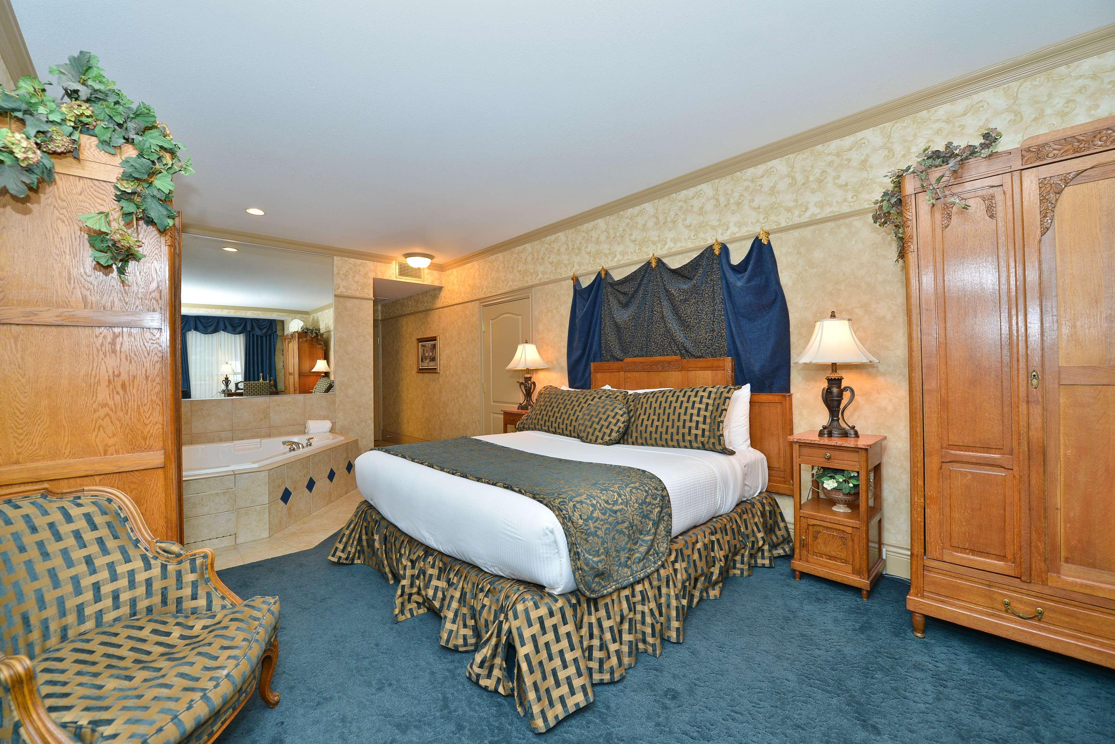 Prestige Harbourfront Resort, Worldhotels Luxury Salmon Arm Exterior photo