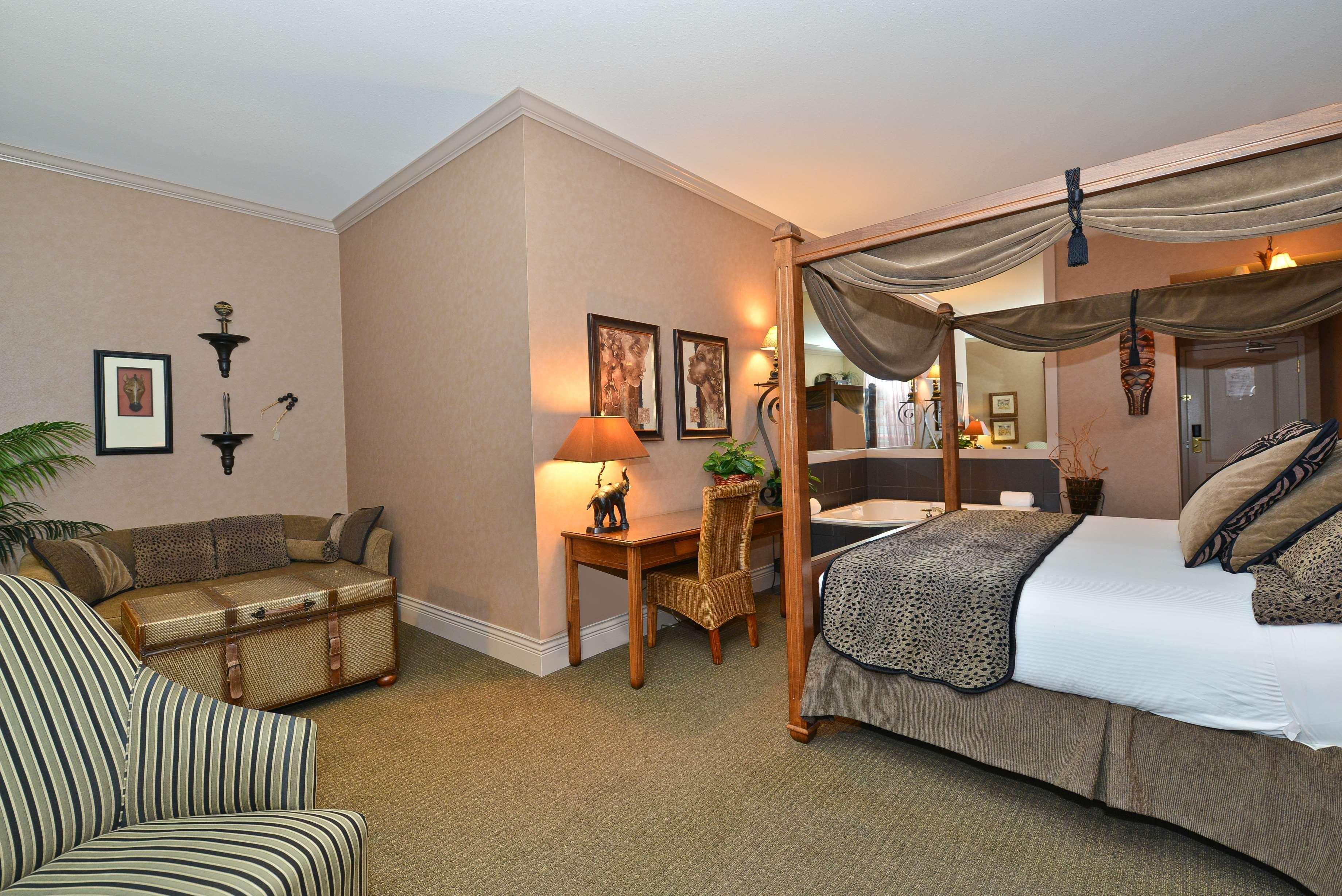 Prestige Harbourfront Resort, Worldhotels Luxury Salmon Arm Exterior photo