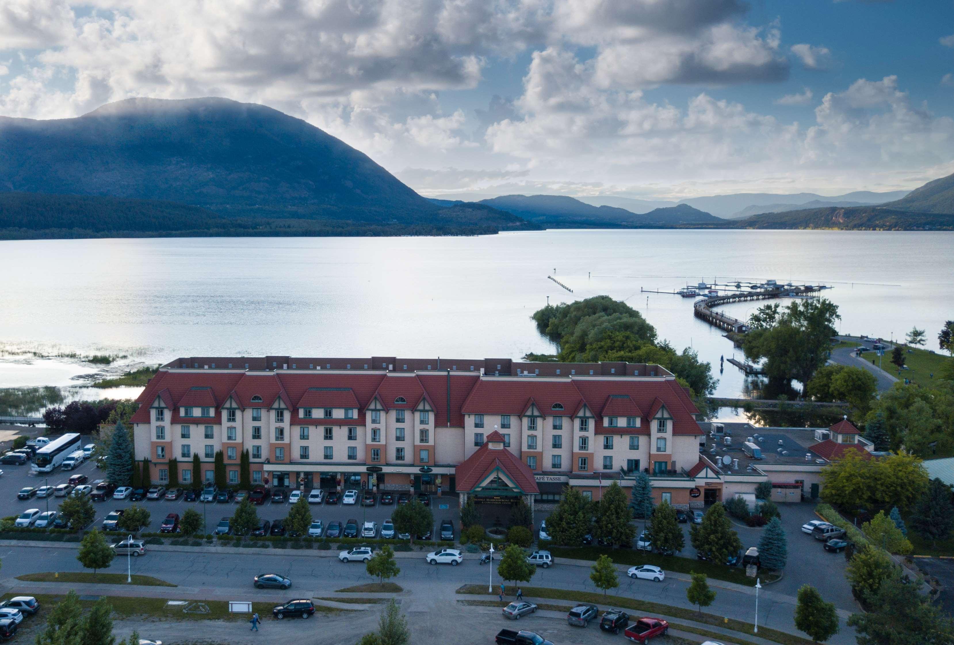 Prestige Harbourfront Resort, Worldhotels Luxury Salmon Arm Exterior photo