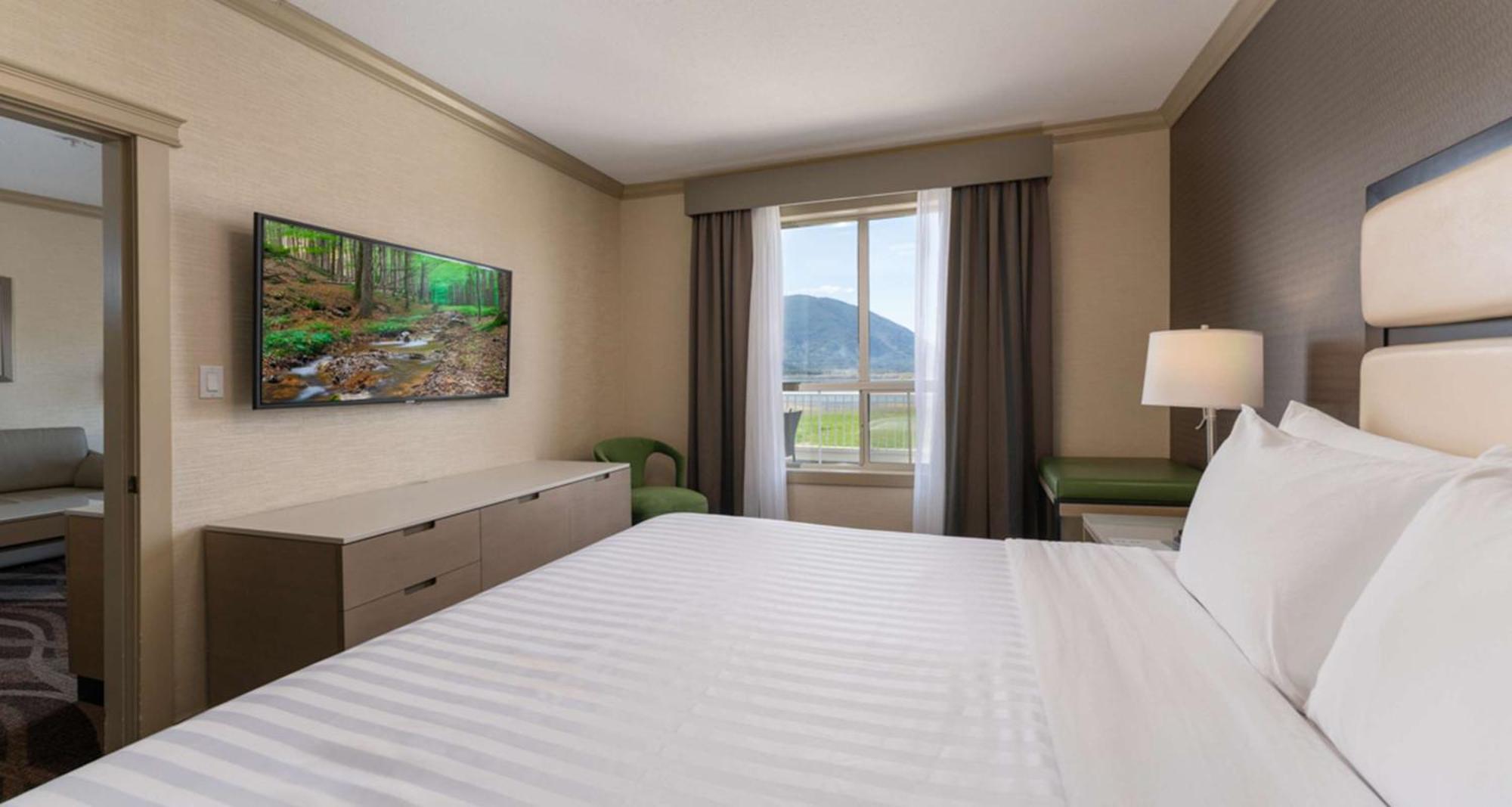 Prestige Harbourfront Resort, Worldhotels Luxury Salmon Arm Exterior photo