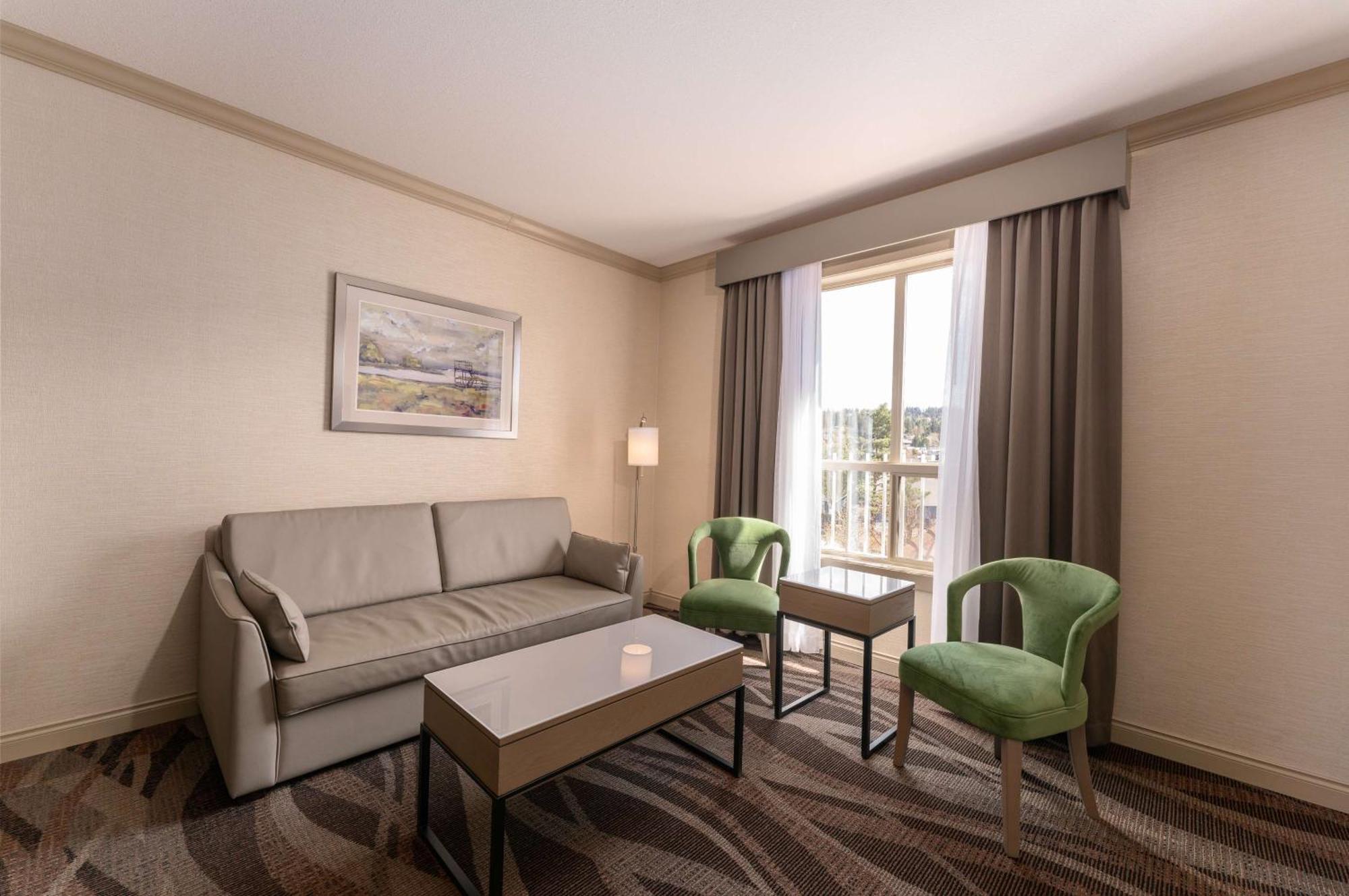 Prestige Harbourfront Resort, Worldhotels Luxury Salmon Arm Exterior photo