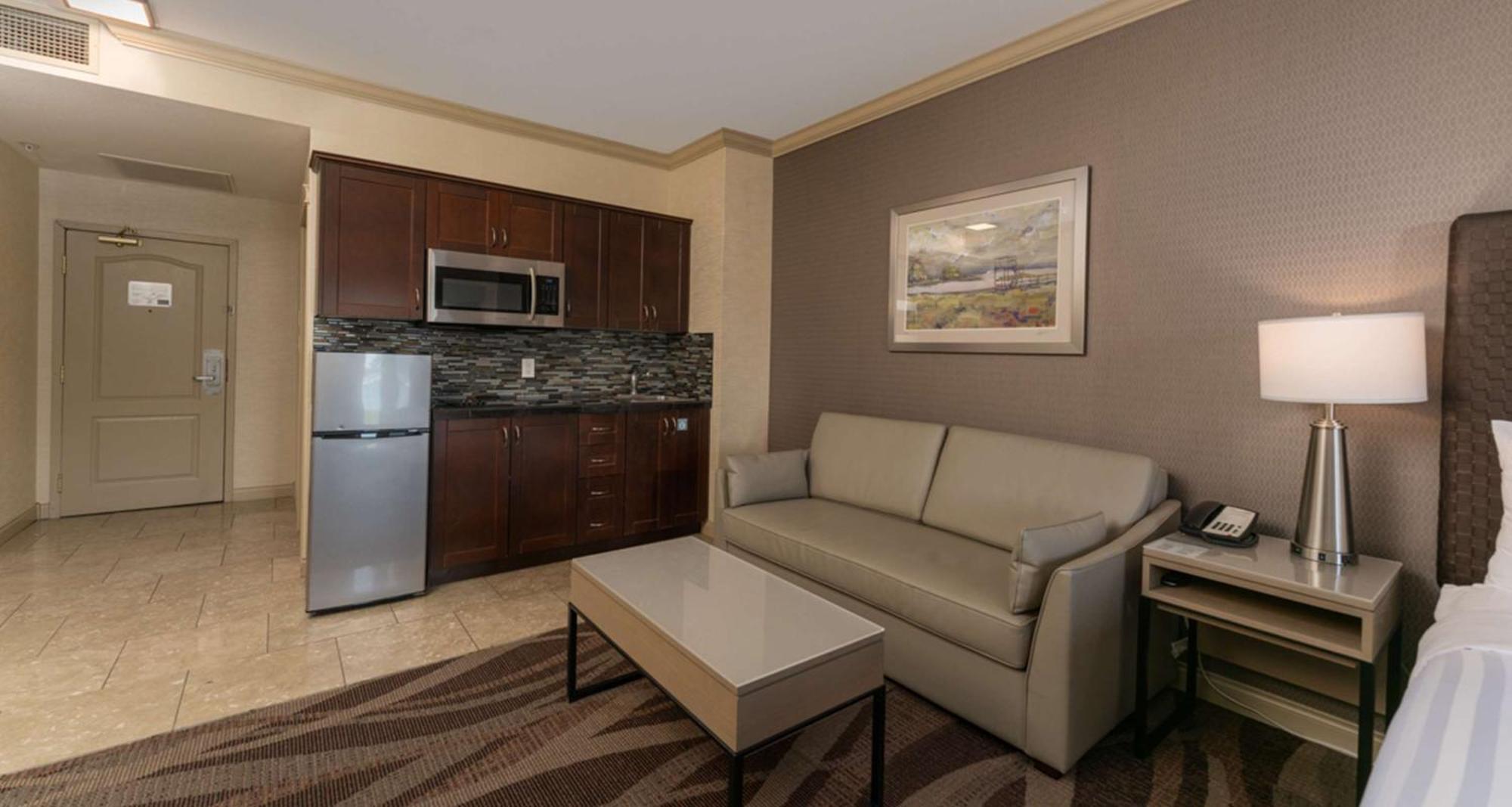 Prestige Harbourfront Resort, Worldhotels Luxury Salmon Arm Exterior photo