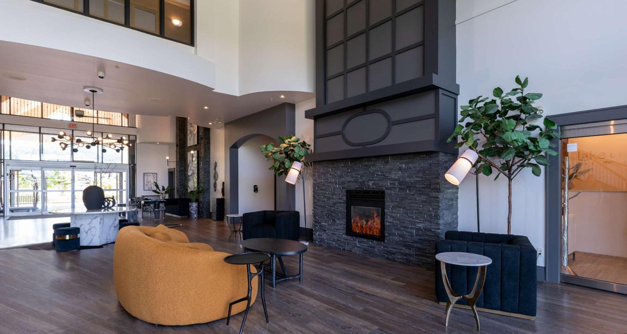Prestige Harbourfront Resort, Worldhotels Luxury Salmon Arm Exterior photo